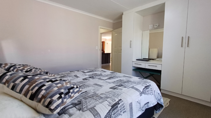 2 Bedroom Property for Sale in Hartenbos Central Western Cape